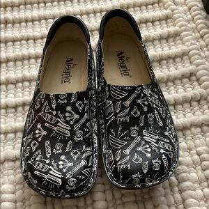 Like New Alegria Women’s Debra Chef Shoes Size 39